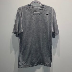 Nike dry fit gray T-shirt. Mens large. Good condition.